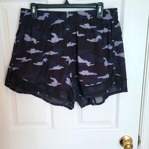 Women's Camo Shorts Size 1x